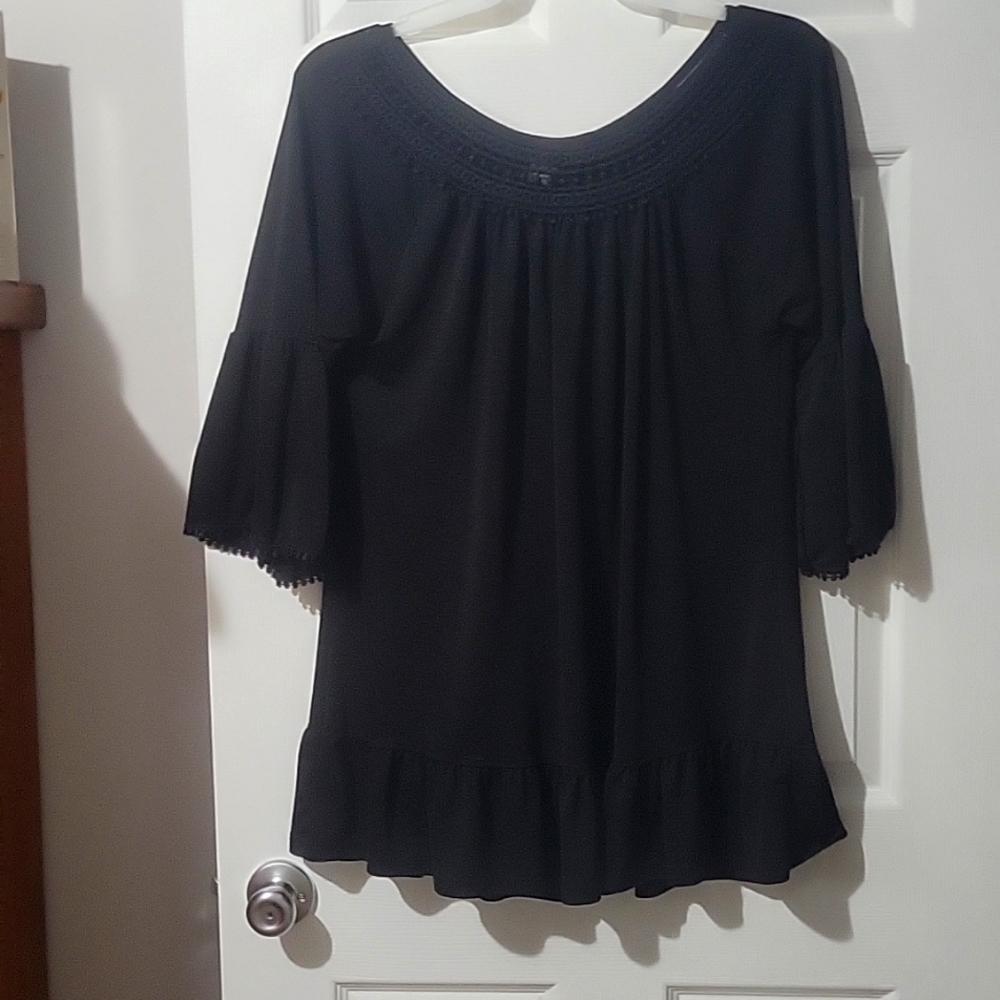 Crochet neck tunic, black, bell sleeve, size L-XL, ruffle bottom